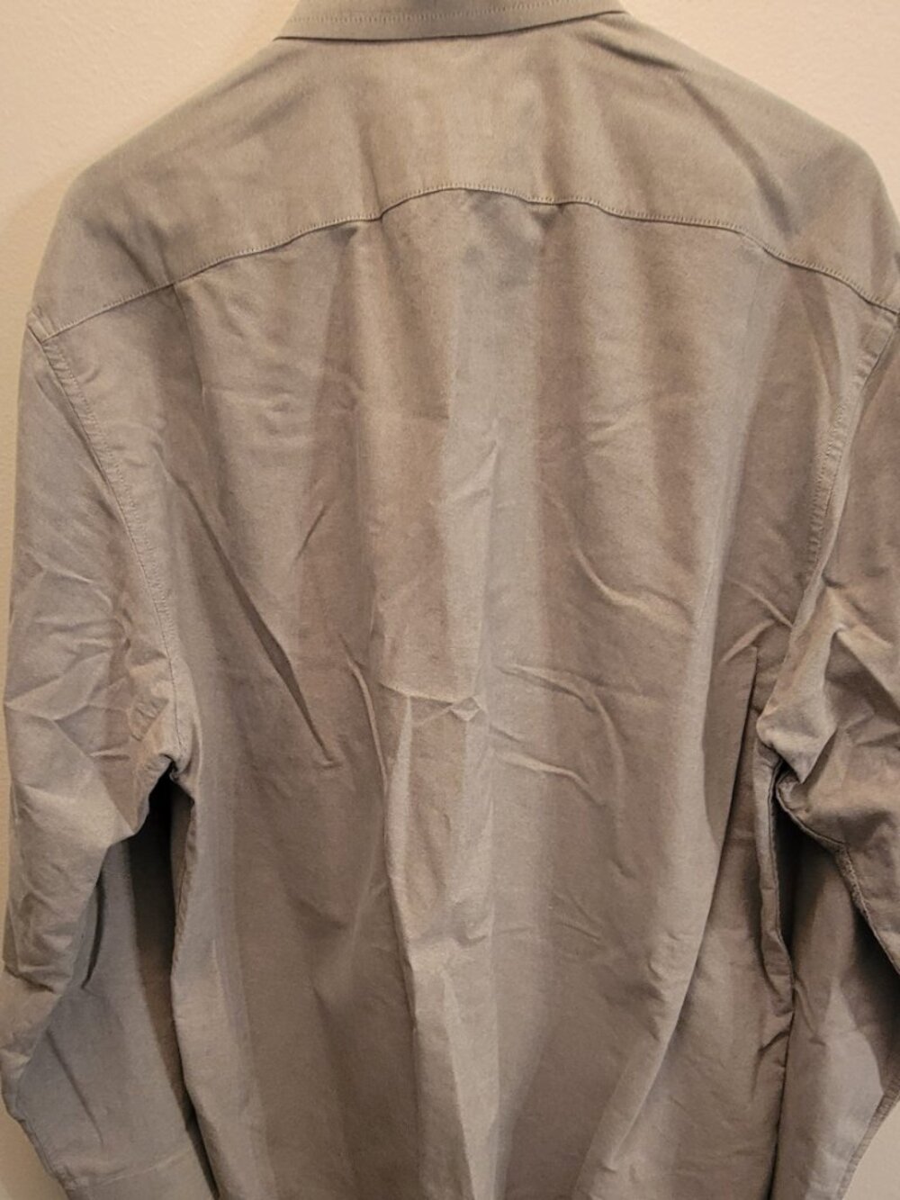IZOD Washed Greenish Oxford Button-Down Shirt - XL - Picture 2 of 4